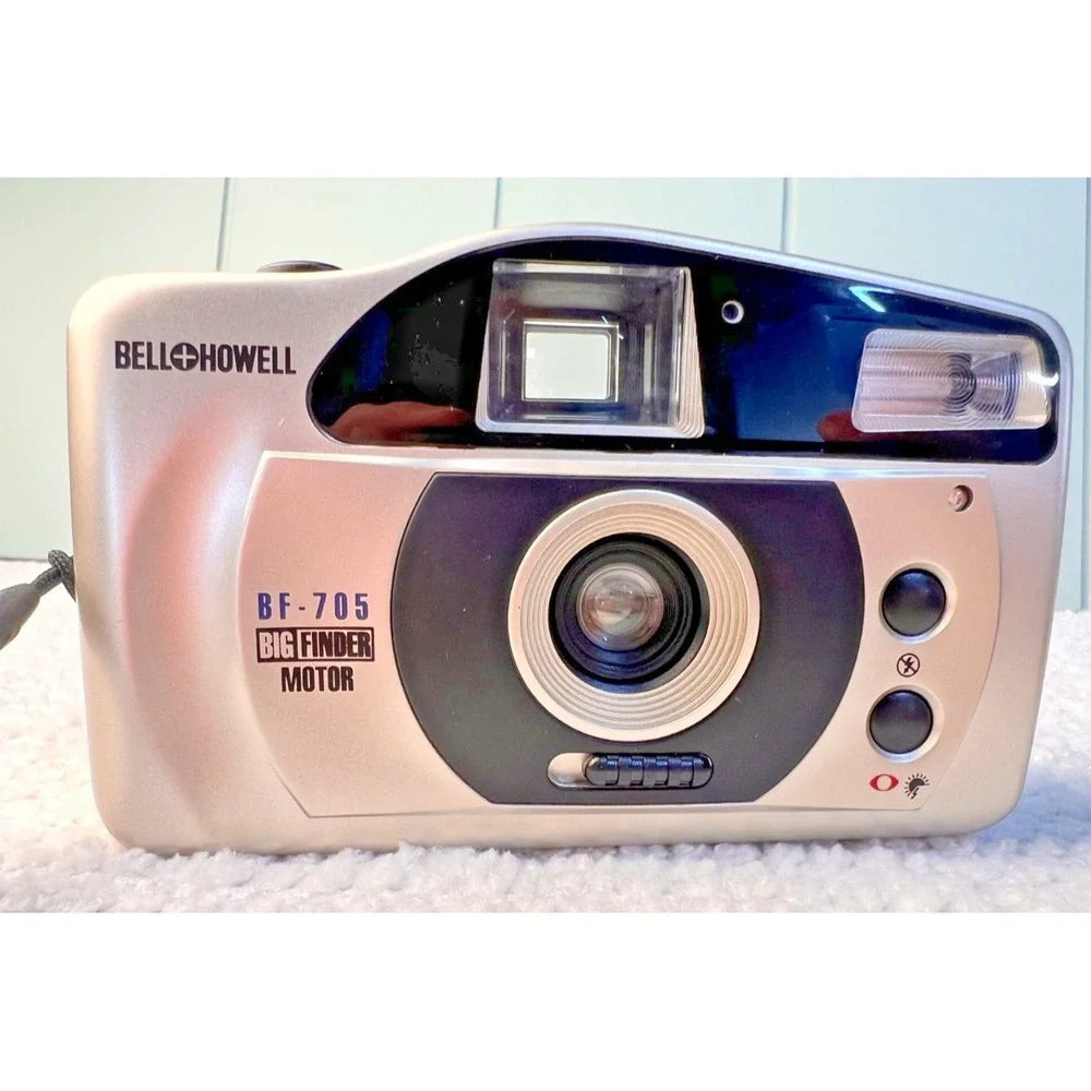 Y2K Bell & Howell BF-705 Big Finder 35mm Film Camera Flash Point Shoot Tested